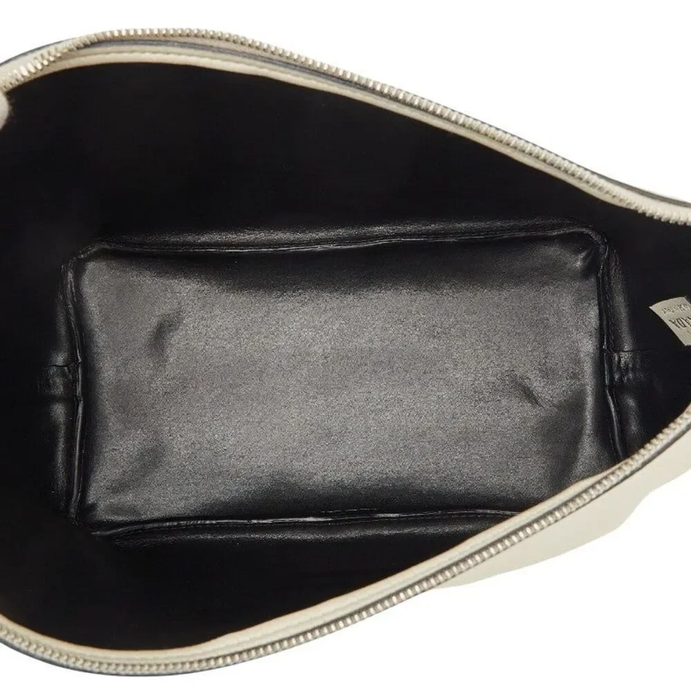 Prada delivery duty